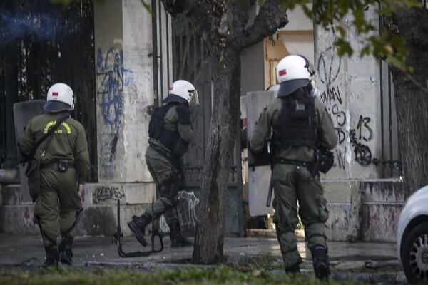 Εξάρχεια: Σε εξέλιξη μεγάλη επιχείρηση της ΕΛ.ΑΣ - Δεκάδες προσαγωγές