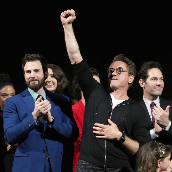 Όλοι οι «Εκδικητές» συγκινημένοι επί σκηνής μετά την παγκόσμια πρεμιέρα του “Avengers:Endgame”