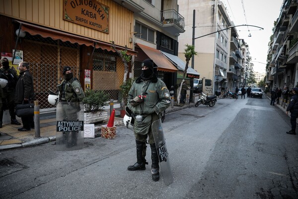 Εξάρχεια: Mία σύλληψη στην επιχείρηση της ΕΛΑΣ - «Δεν υπάρχει άβατο», λέει η Παπακώστα