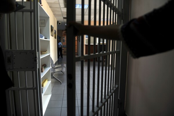 Φυλακές Πάτρας: Δεν ξυλοκοπήθηκε ο νεκρός κρατούμενος, λέει η εισαγγελέας