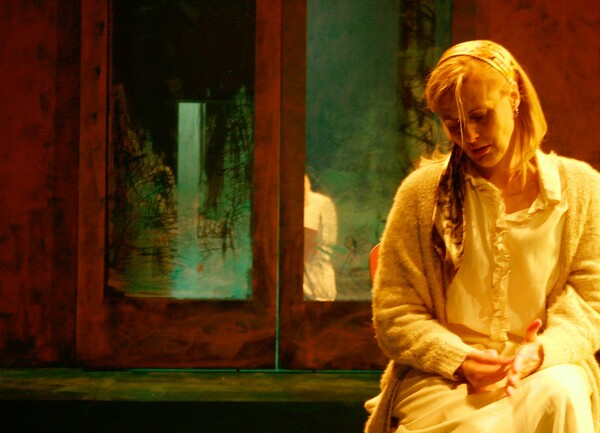 «Ιβάνoφ» σε σκηνοθεσία Α. Μπρούσκου: Αδυναμία εμβάθυνσης με μερικά όμορφα σπαράγματα
