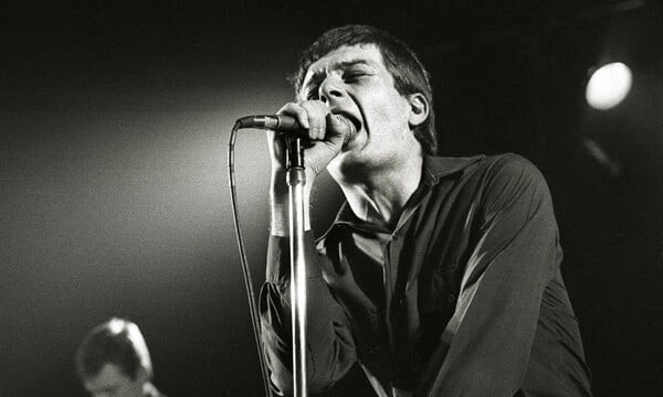 «H προφορική ιστορία των Joy Division»: «O Ίαν Κέρτις έμοιαζε να βρίσκεται διαρκώς στην κόψη της ύπαρξης»