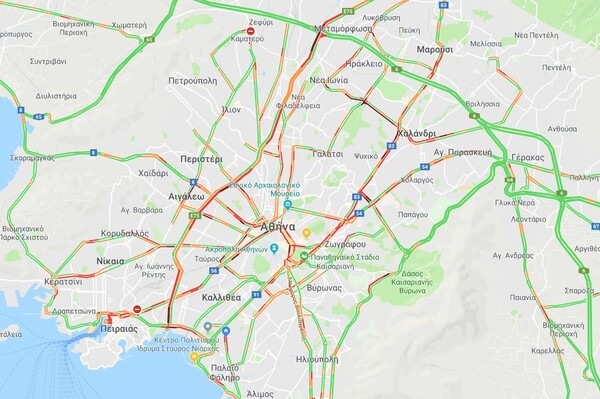 Αθήνα: Κυκλοφοριακό κομφούζιο στους δρόμους - Πού υπάρχουν προβλήματα