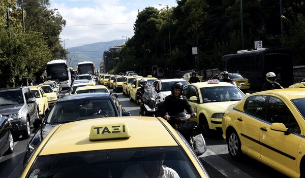 Μποτιλιάρισμα: Το κυκλοφοριακό «χάος» στην Αθήνα είναι από τα χειρότερα στην Ευρώπη