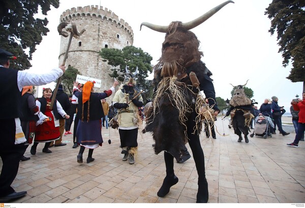 Επιβλητικοί Κωδωνοφόροι πλημμύρισαν το κέντρο της Θεσσαλονίκης