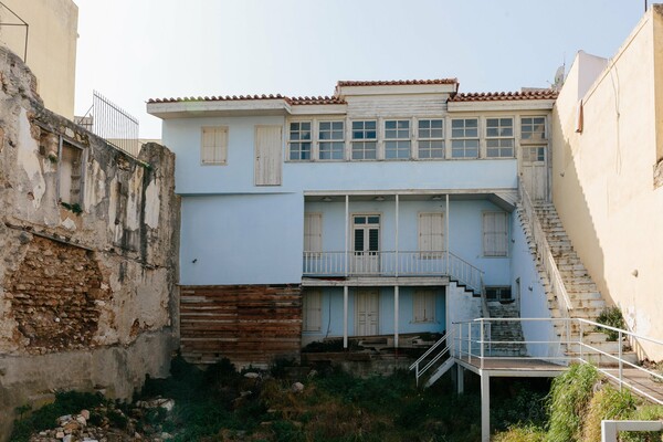 Πέντε ιστορικές κατοικίες της Αθήνας παραδομένες στη φθορά του χρόνου