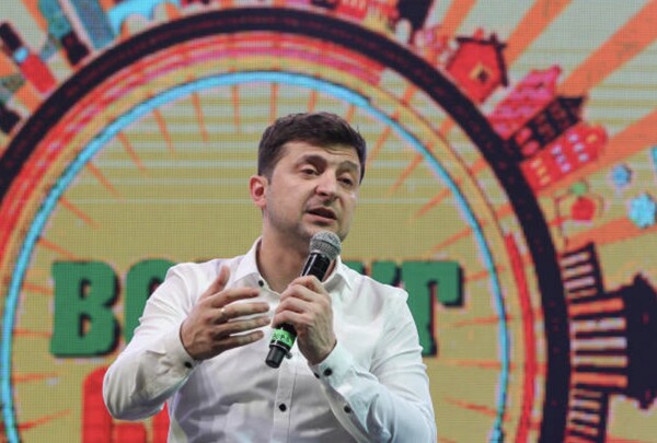 Ουκρανία - προεδρικές εκλογές: Νίκη του κωμικού Ζελένσκι δείχνουν τα exit polls