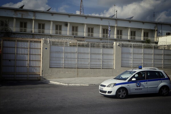 Συμπλοκή στον Κορυδαλλό: Έλληνας ο νεκρός- Στο νοσοκομείο οι τραυματίες