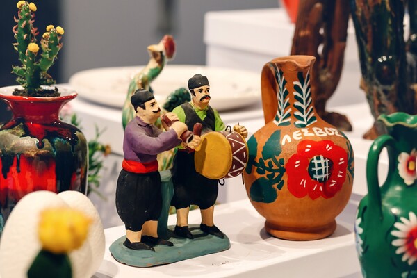 Μοναδικά έργα λαϊκής κεραμικής διαθέσιμα στο πωλητήριο του Μουσείου Κυκλαδικής Τέχνης