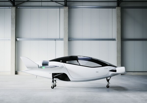 Παρουσιάστηκε το πρώτο ιπτάμενο ηλεκτρικό ταξί κάθετης απογείωσης