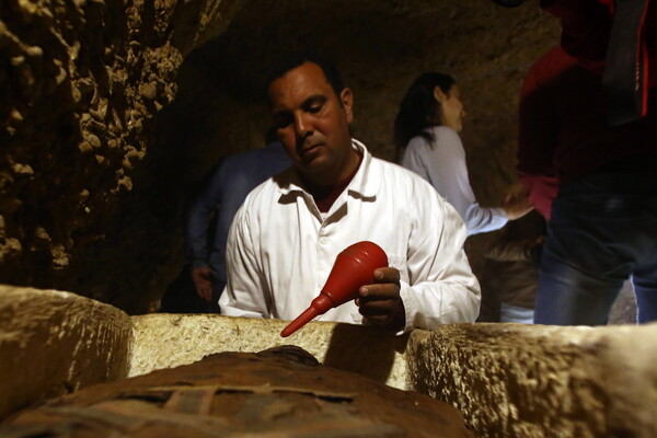 Τάφοι γεμάτοι μούμιες ανακαλύφθηκαν σε αρχαία νεκρόπολη της Μίνια στην Αίγυπτο