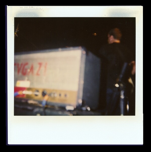 Από τους Fugazi ως τους Foo Fighters: Όταν οι polaroids ήταν το Instagram των indie '90s