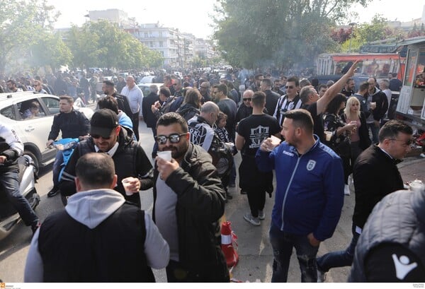 Μέσα σε κλίμα αποθέωσης η άφιξη του ΠΑΟΚ στην Τούμπα