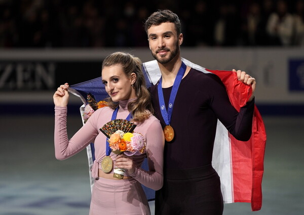 Παπαδάκη και Σιζερόν στην κορυφή του κόσμου - Παγκόσμιοι πρωταθλητές με μαγικό χορό στον πάγο