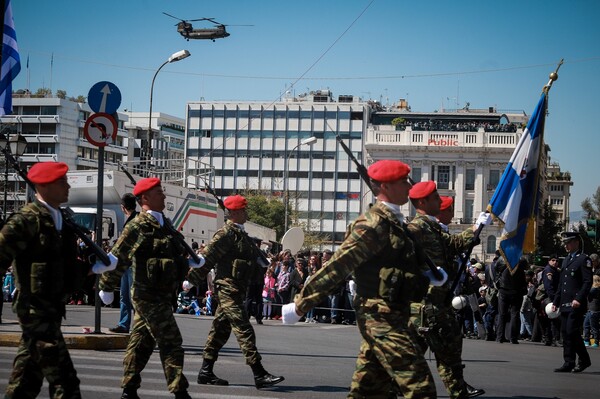 25η Μαρτίου: Φωτογραφίες από τη μεγάλη στρατιωτική παρέλαση της Αθήνας