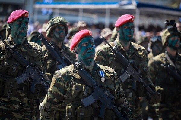 25η Μαρτίου: Φωτογραφίες από τη μεγάλη στρατιωτική παρέλαση της Αθήνας