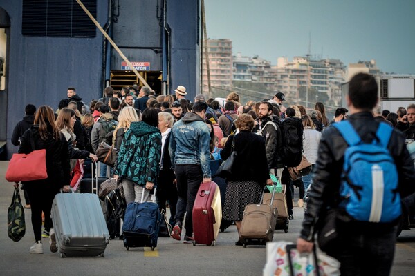 Πάσχα 2019: Αδειάζει η Αθήνα - Αποχωρούν κατά χιλιάδες οδικώς και από τα λιμάνια