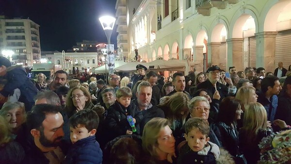 Πρεμιέρα για την ξέφρενη γιορτή του Καρναβαλιού στην Πάτρα- Τα πρώτα άρματα