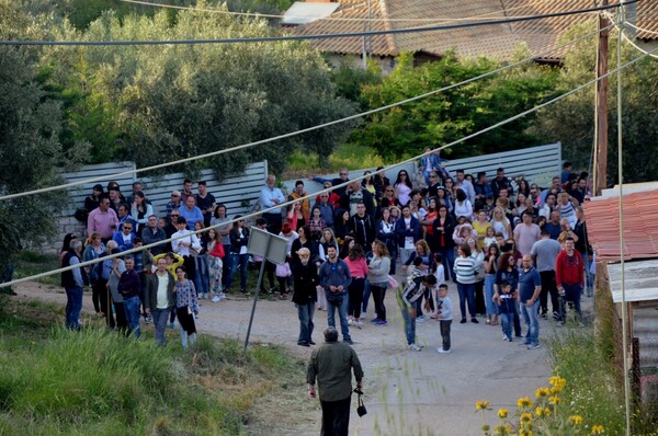 Σε αυτό το ελληνικό χωριό μαζεύονται και πυροβολούν τον Ιούδα