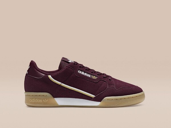 Τι λέει για σένα το χρώμα των sneakers σου;