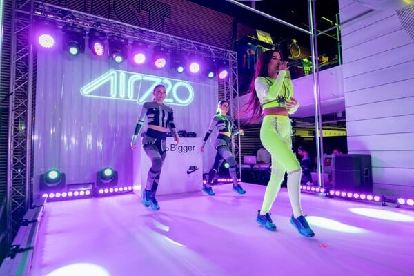 Όλα όσα έγιναν στο "party to remeb-air" του νέου Air Max 720 με την Ελένη Φουρέιρα