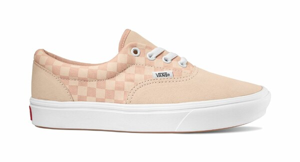 Το περπάτημα γίνεται πιο απολαυστικό από ποτέ με τα νέα Vans Comfy Cush!