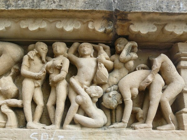 Αρχαίοι ναοί του σεξ στην Ινδία επιβιώνουν σε ένα άκρως πουριτανικό περιβάλλον