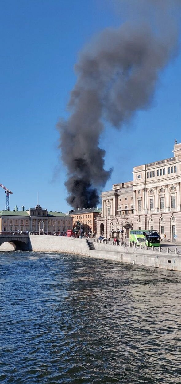 Έκρηξη λεωφορείου στο κέντρο της Στοκχόλμης- Τυλίχθηκε στις φλόγες