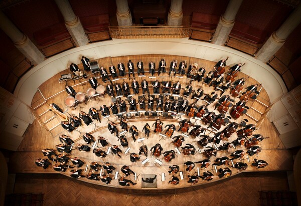 O Λεωνίδας Καβάκος επιστρέφει στο Ηρώδειο με τη Συμφωνική Ορχήστρα της Βιέννης