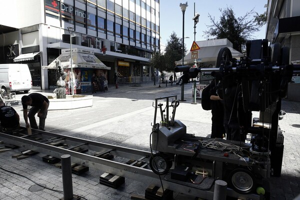 Χόλιγουντ η Αθήνα - Νέες φωτογραφίες από τα γυρίσματα της ταινίας «Born to be murdered» στο Σύνταγμα