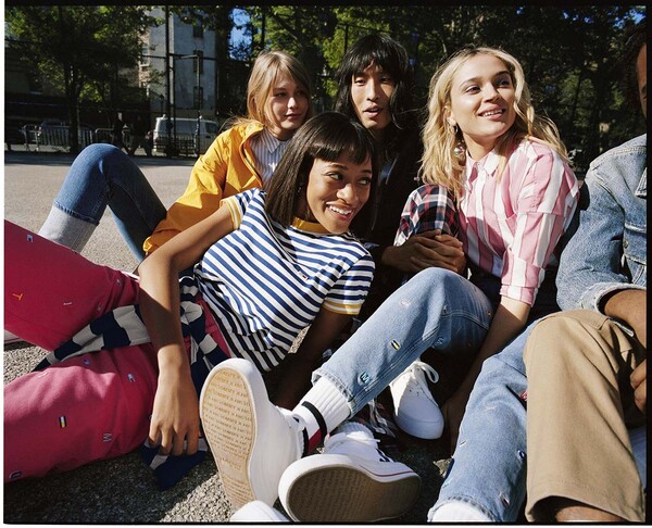 Η νέα καμπάνια Tommy Jeans μας συστήνει τα νέα ονόματα στη μουσική!
