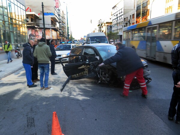 Αιματηρός Ιανουάριος στους δρόμους της Αττικής - 19 νεκροί και 442 τραυματίες