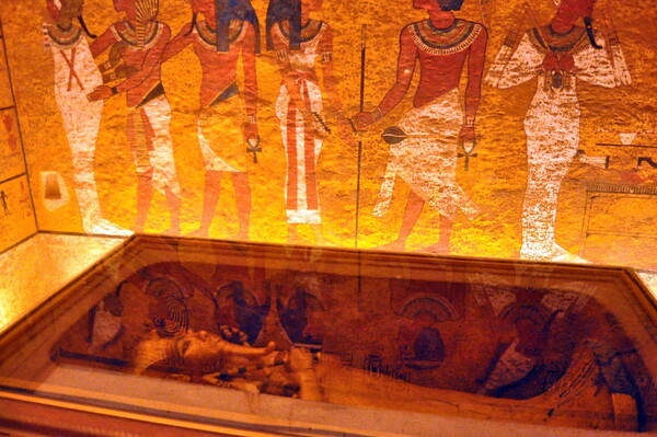 Εντυπωσιακές φωτογραφίες από τον τάφο του Τουταγχαμών μετά τη συντήρηση
