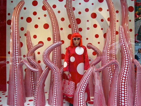 Yayoi Kusama: Πού χάθηκε το φως της καρδιάς μου;