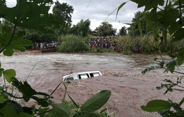 Ζιμπάμπουε: Τουλάχιστον 31 νεκροί από το πέρασμα του τροπικού κυκλώνα Ιντάι