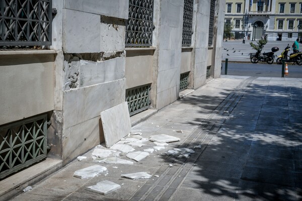 Σεισμός στην Αττική: Μην πλησιάζετε τα ερειπωμένα κτίρια «φαντάσματα» της Αθήνας