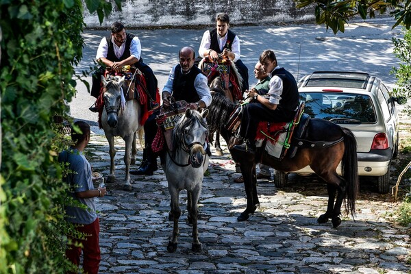 Στην Πορταριά Πηλίου αναβιώνουν τα παραδοσιακά έθιμα του γάμου