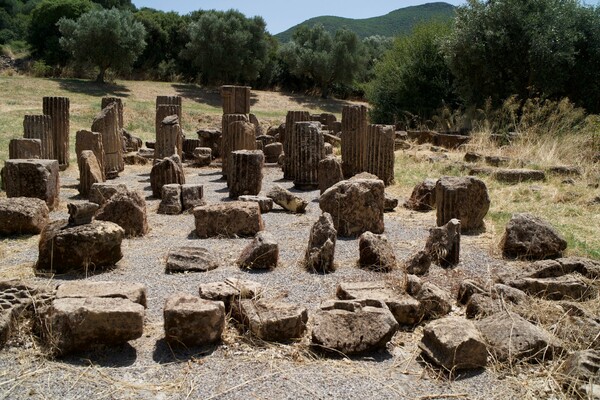 Ένα καυτό μεσημέρι στα ερείπια της Aρχαίας Μεσσήνης