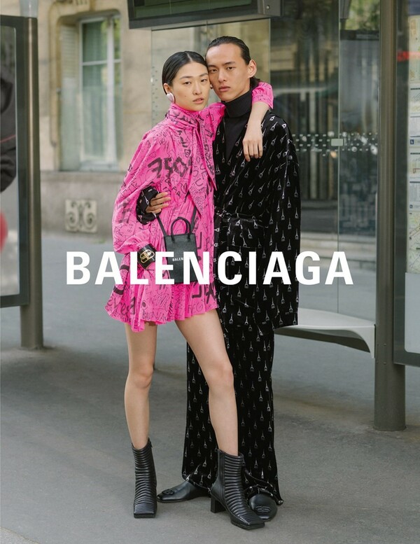 Στη νέα καμπάνια του οίκου Balenciaga πρωταγωνιστούν αληθινά ζευγάρια
