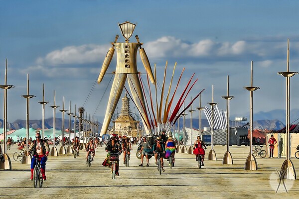 Το Burning Man ξεκίνησε - Ιδού 10 εντυπωσιακές καλλιτεχνικές εγκαταστάσεις που φέτος κοσμούν το πάρτι στην έρημο
