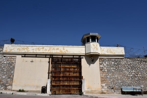 Μίνι καζίνο λειτουργούσε παράνομα στις φυλακές Κορυδαλλού - Κελιά με τραπέζια για πόκερ
