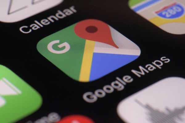 Το Google Maps θα ενημερώνει για τις καθυστερήσεις στα λεωφορεία και τον συνωστισμό στα ΜΜΜ
