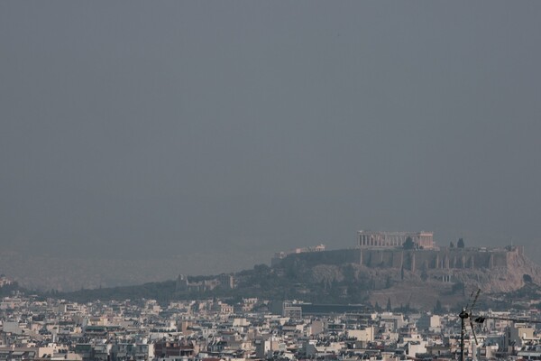 ΙΣΑ: Συμβουλές προς τις ευπαθείς ομάδες που εκτίθενται στον καπνό από τις πυρκαγιές