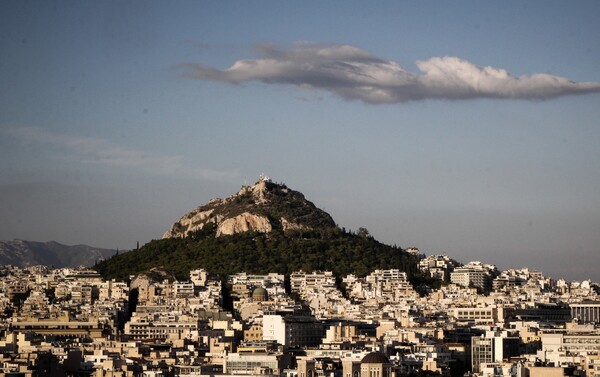 Έκτακτα μέτρα στον δήμο Αθηναίων: Μεγάλος κίνδυνος πυρκαγιάς και πτώσης δέντρων