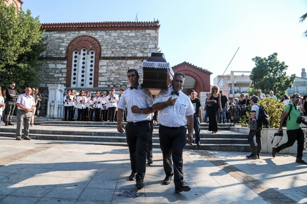 Τελευταίο αντίο στον Κώστα Αρβανίτη, τον ηρωικό ψαρά του Ματιού - Δημοσία δαπάνη η κηδεία