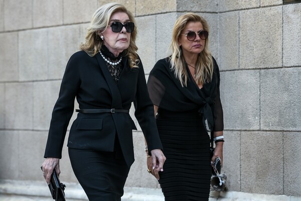 Τελευταίο αντίο στον Αντώνη Λιβάνη - Πολιτικοί και επιχειρηματίες στην κηδεία