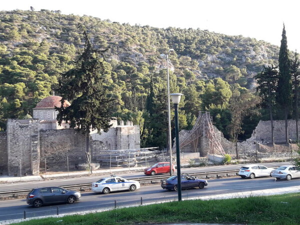 Κλειστή σήμερα η Μονή Δαφνίου - Ζημιές στα ψηφιδωτά από τον σεισμό