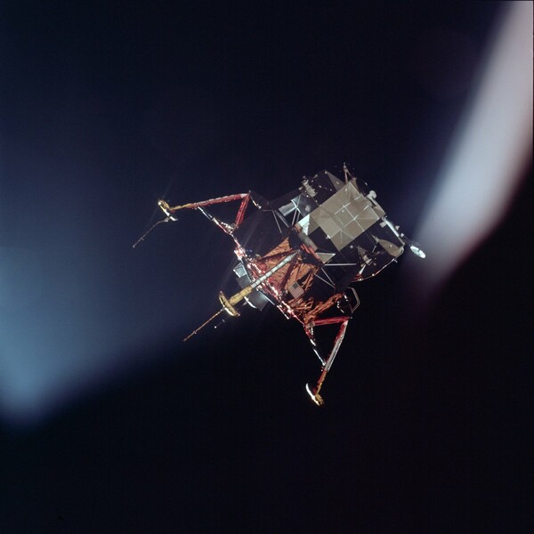 50 χρόνια από την προσσελήνωση: ανέκδοτες φωτογραφίες από τη μέρα που ο άνθρωπος πάτησε στο φεγγάρι