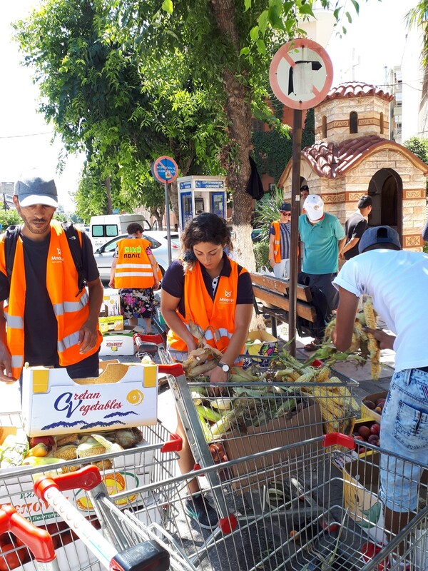 Θεσσαλονίκη: Διανομή τροφίμων με ποδήλατα σε ευπαθείς ομάδες - Καμία μερίδα φαγητού χαμένη