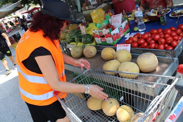 Θεσσαλονίκη: Διανομή τροφίμων με ποδήλατα σε ευπαθείς ομάδες - Καμία μερίδα φαγητού χαμένη